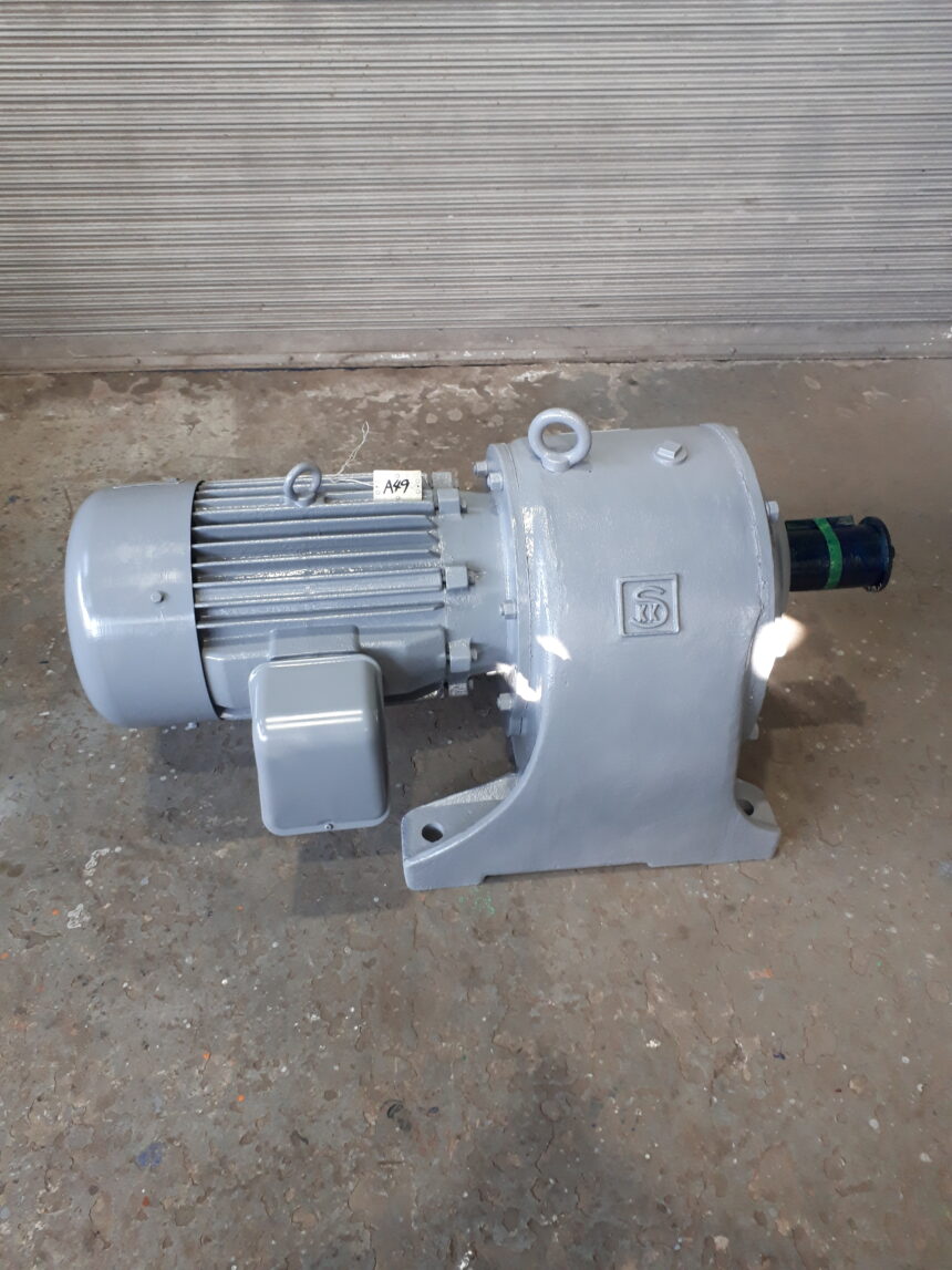 東芝ギヤードモーター 22kw 4P 1／30（中古品） | 岸本